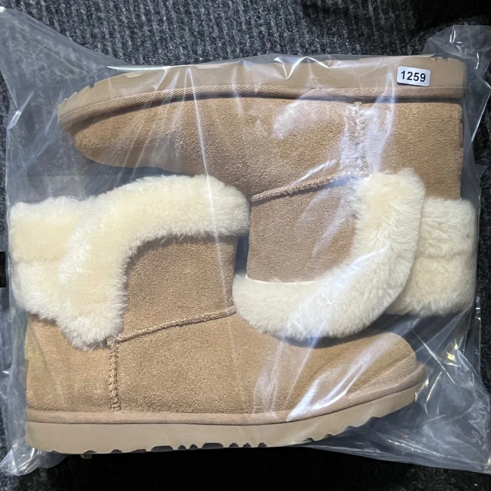UGG classic mini